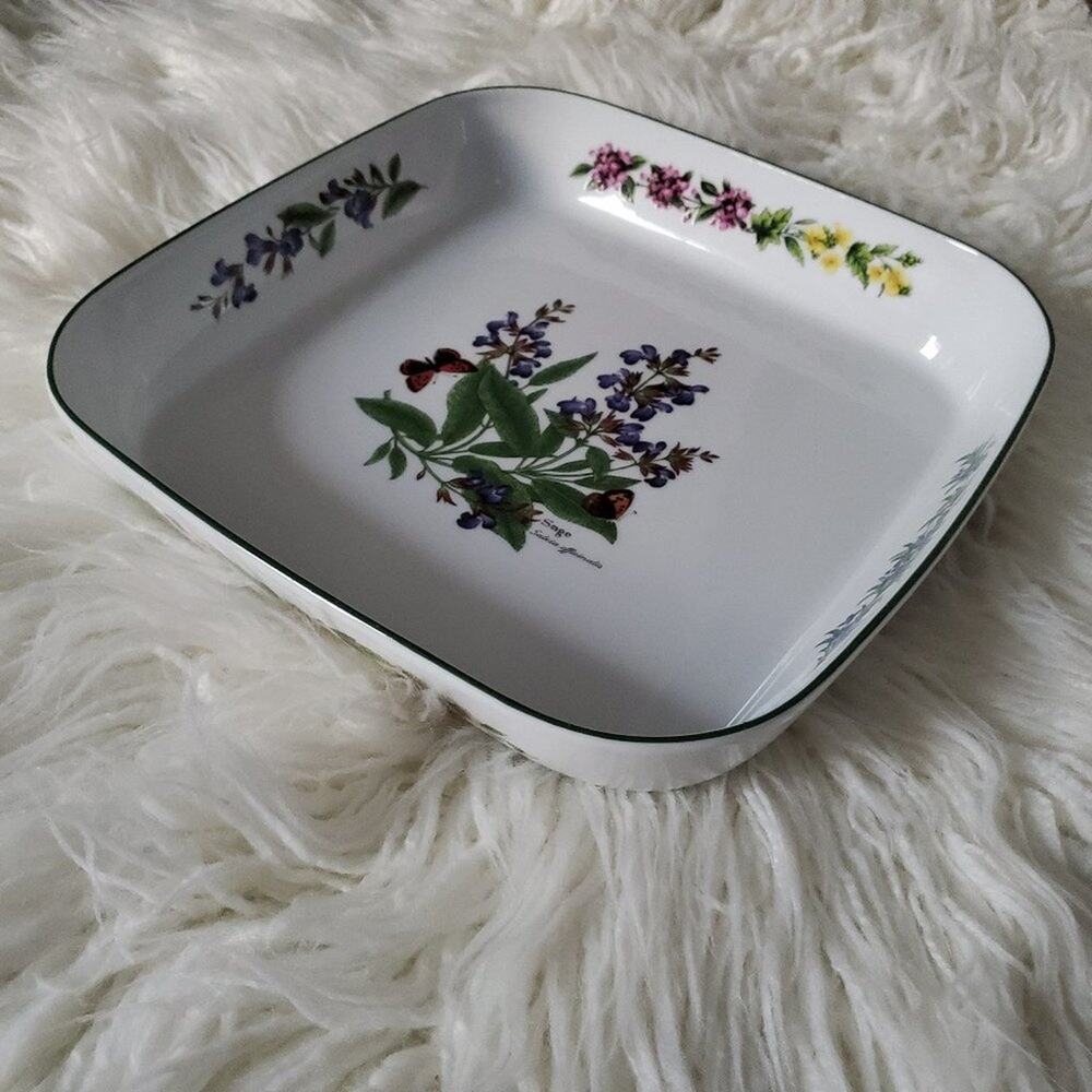 1990 Vintage Royal Worchester Sage Deep Dish